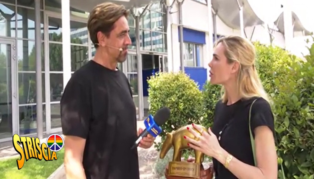 Ilary Blasi riceve il settimo Tapiro d'Oro