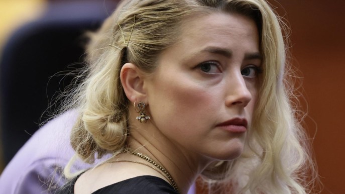 Amber Heard rompe il silenzio su Johnny Depp e il verdetto da 8 milioni di dollari