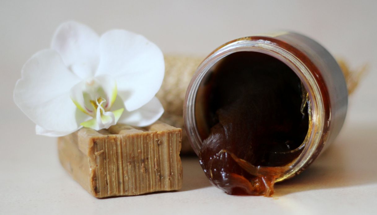 come pulire il parquet con il sapone nero