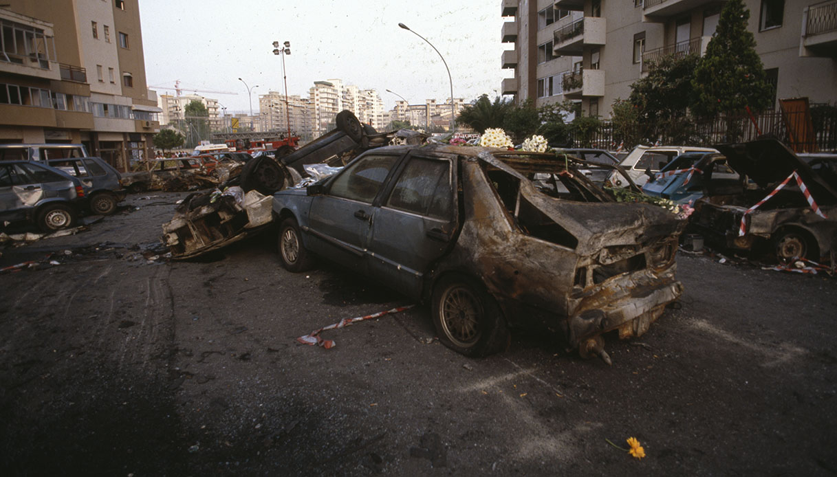 L'auto distrutta del giudice Paolo Borsellino