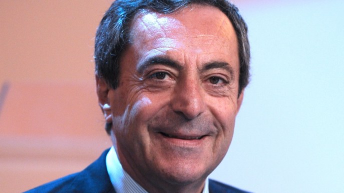 “GF Vip 7”, Attilio Romita senza freni: Mediaset censura il commento alla Regina