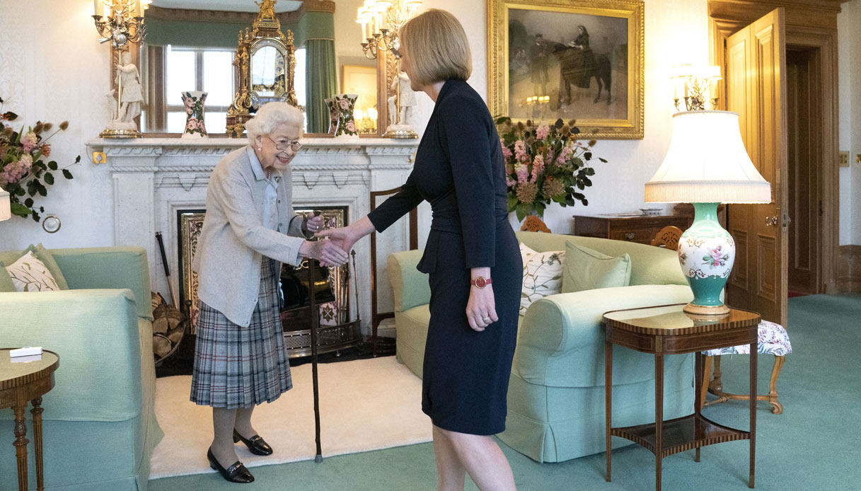 Regina Elisabetta Liz Truss