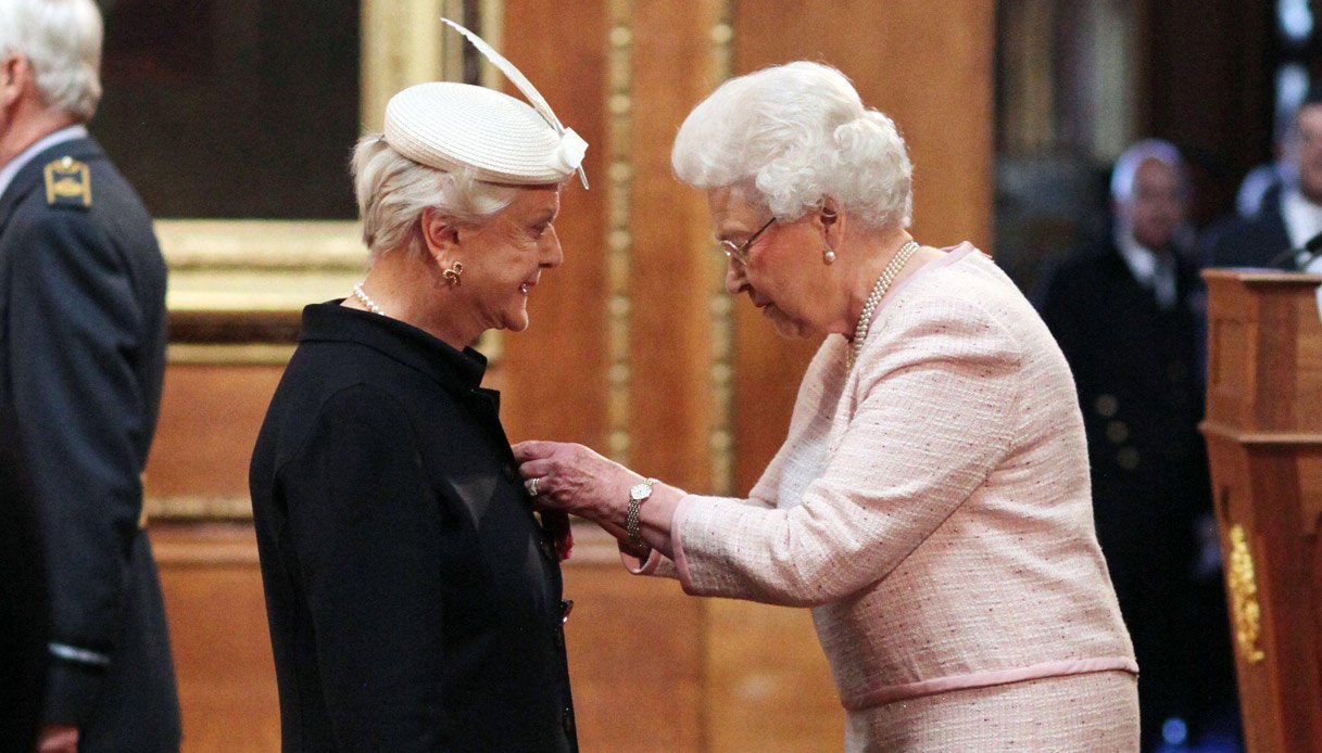 Angela Lansbury Regina Elisabetta