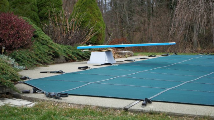 Come e perché coprire la piscina in inverno