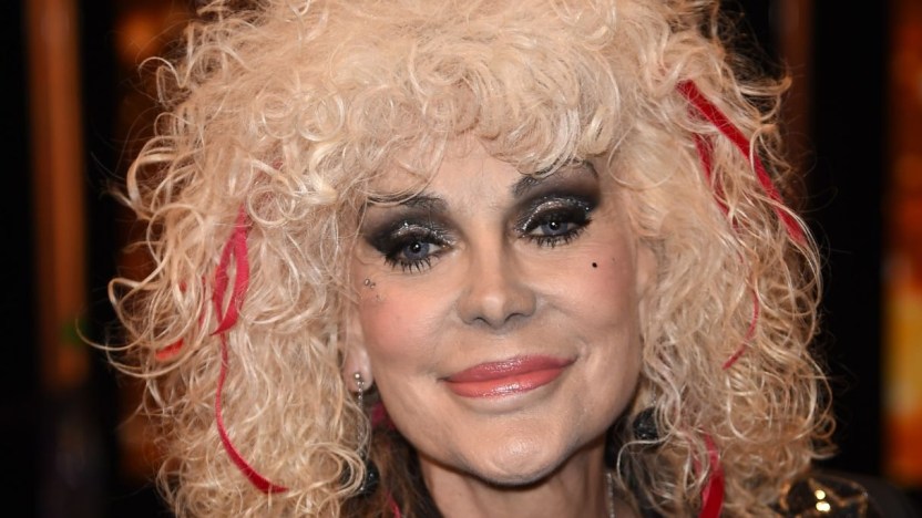 Donatella Rettore: “Ho avuto un tumore”. Il racconto a “Verissimo”