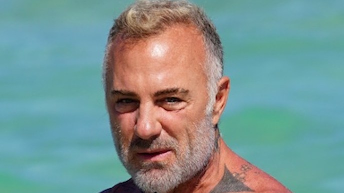 Gianluca Vacchi, la polemica non si placa. Ex fidanzata: “Attacchi d’ira contro i domestici”