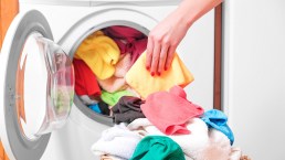 Lavatrice, il trucco dello spazzolino che ti facilita la vita