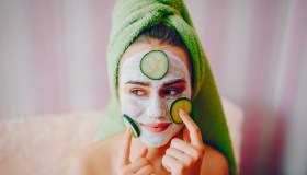 Gli impacchi naturali che restituiscono idratazione alla pelle secca