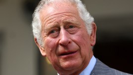 Re Carlo, primo Natale a Sandringham senza la Regina. I decori dei Palazzi