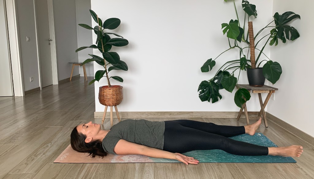 posizione Savasana
