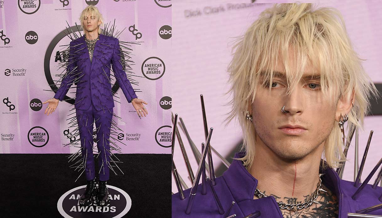 Machine Gun Kelly agli AMAs 2022