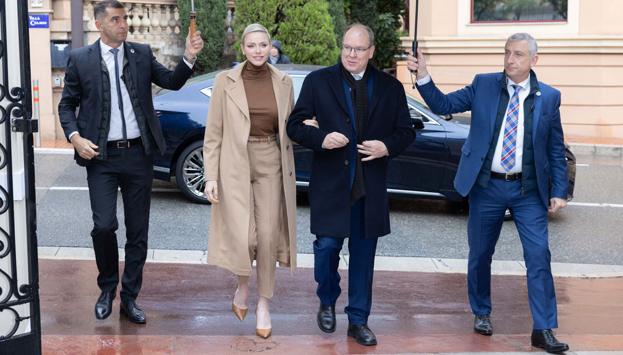 Charlene di Monaco Alberto di Monaco Croce Rossa regali Natale