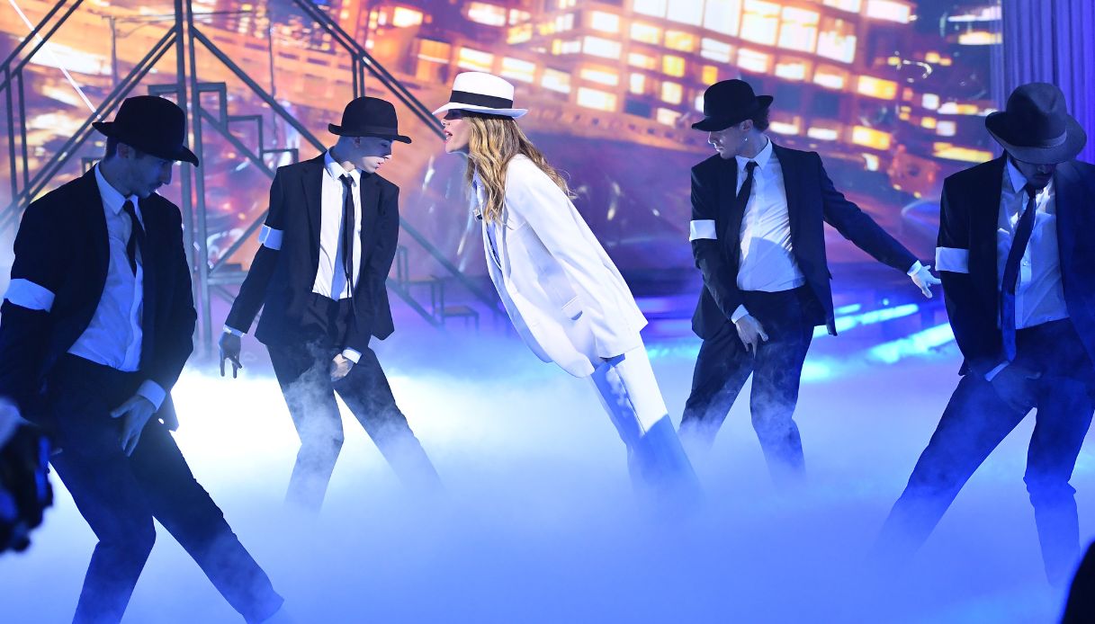 Boomerissima Alessia Marcuzzi in versione Michael Jackson