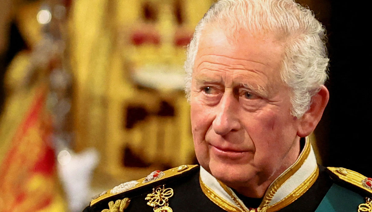 Re Carlo, rivoluzione per l'incoronazione