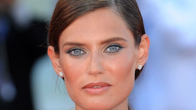 Bianca Balti: “Mia figlia scelse di vivere con il padre perché mi drogavo”. Il passato disfunzionale