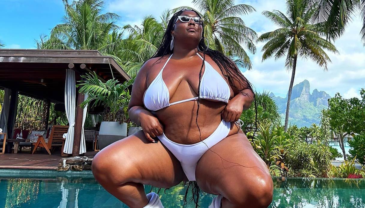 Lizzo in bikini