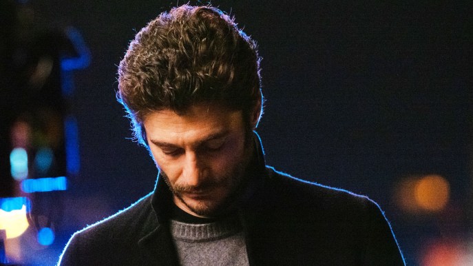 “La Porta Rossa 3”, cosa accade a Cagliostro. “La fine non esiste” ma è protesta
