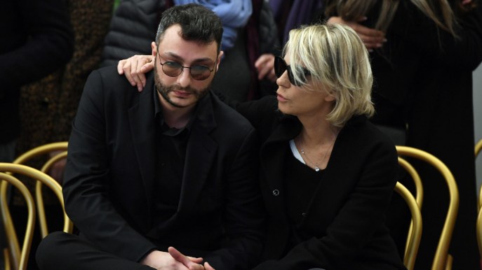 Maurizio Costanzo, Maria De Filippi scioccata. Assente all’apertura della camera ardente
