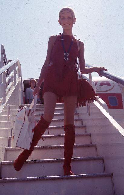 twiggy con minigonna