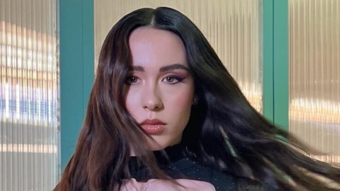 Aurora Ramazzotti incinta, trasformata dal trucco: “Una bomba”