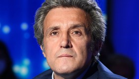 “Oggi è un altro giorno”, Flavio Insinna si commuove in studio