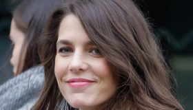 “Charlotte Casiraghi incinta e radiosa”, le immagini non mentono