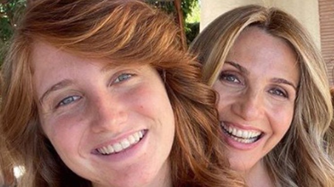 Chiara Capitta, la figlia di Lorella Cuccarini fa coming out su Instagram: “Non amo le etichette”
