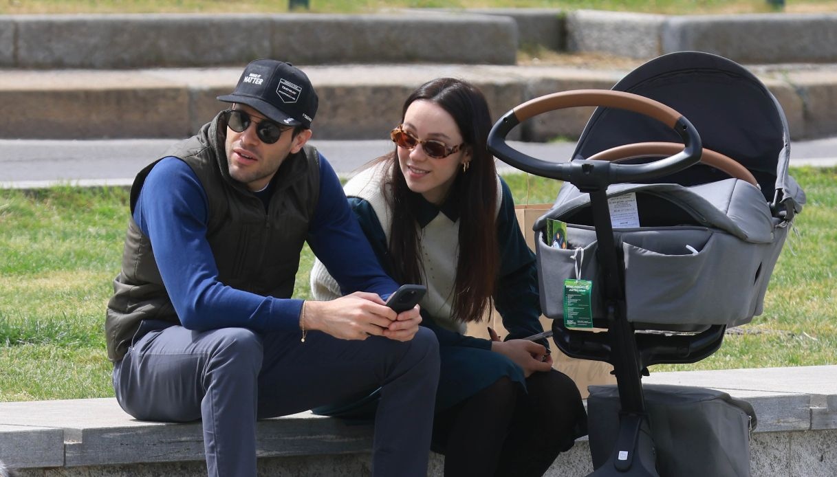 Aurora Ramazzotti e Goffredo Cerza con il piccolo Cesare