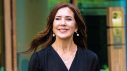 Mary di Danimarca al Fuorisalone 2023 con il perfetto look da giorno