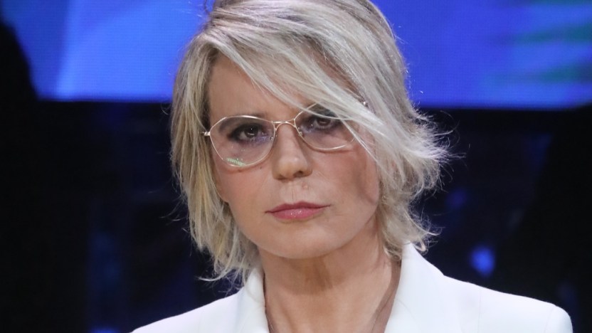 Uomini e Donne, caos totale per Maria De Filippi
