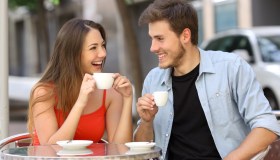 Ho il ragazzo ma mi piace flirtare con gli altri