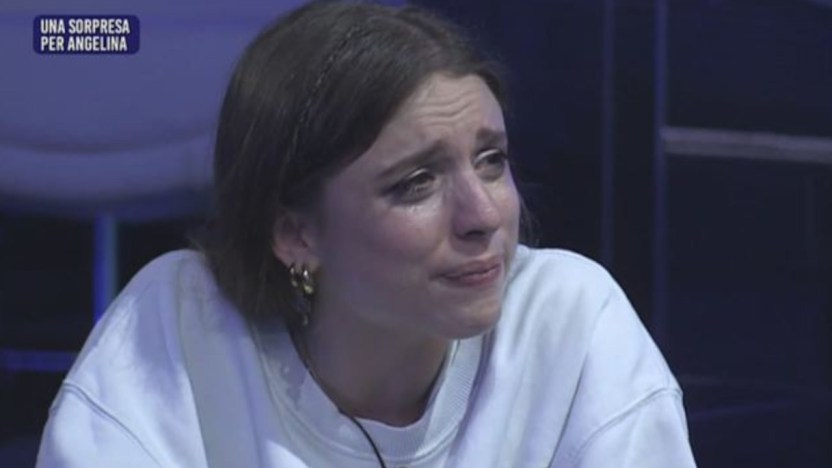 “Amici”, Angelina Mango in lacrime per la lettera della mamma Laura Valente