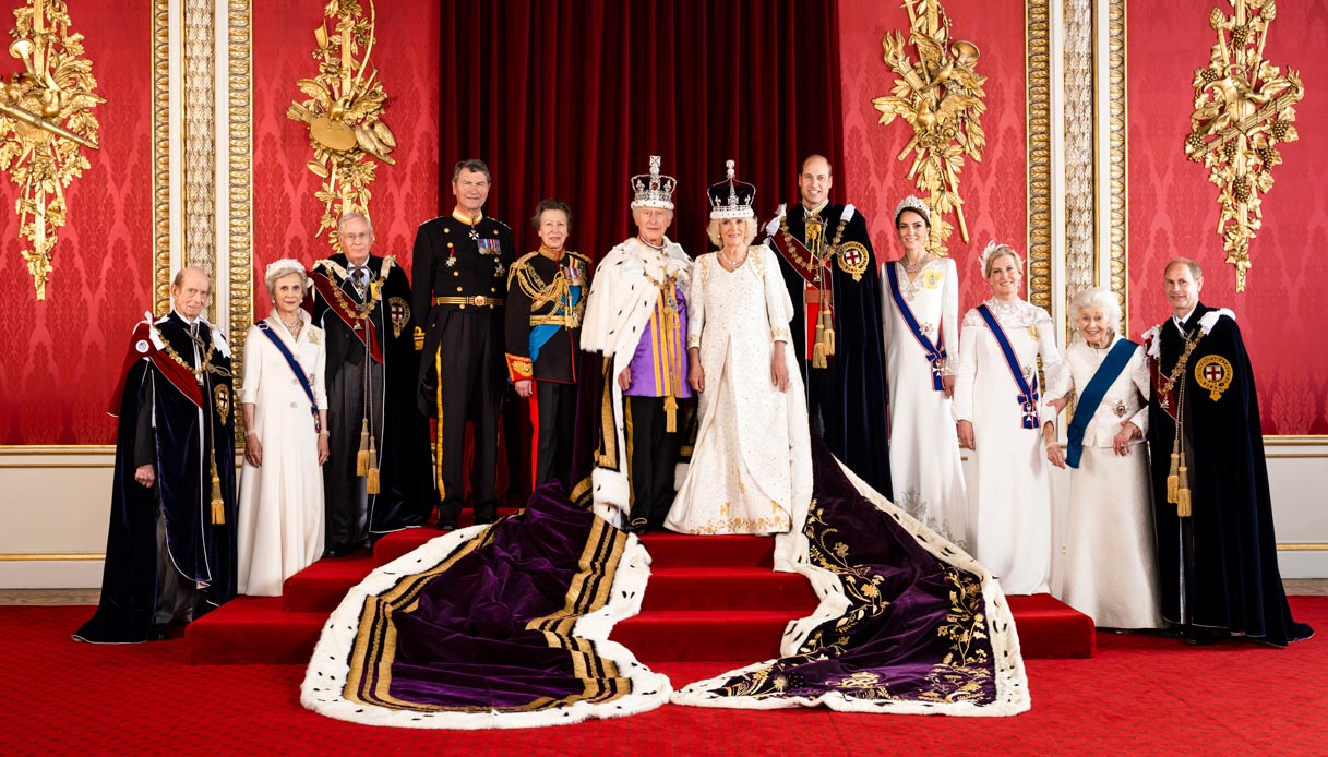 incoronazione carlo foto ufficiale