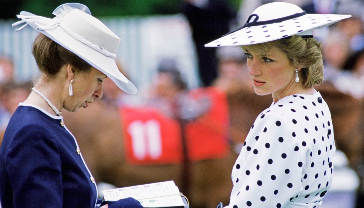 La Principessa Anna insieme alla Principessa Diana
