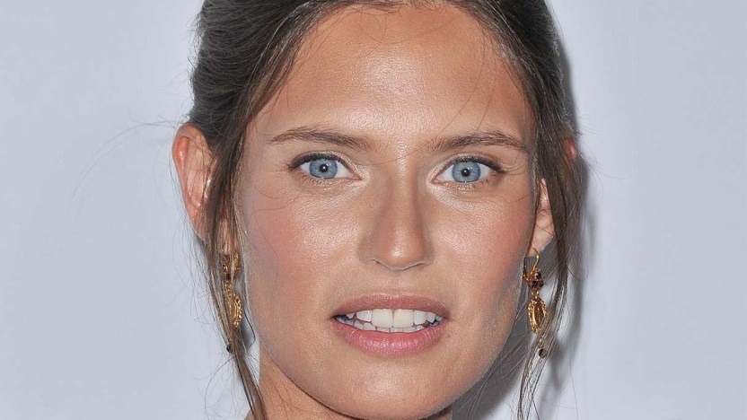 Bianca Balti incanta in bikini dopo la mastectomia (e con l’accessorio più bello)