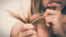Capelli che si spezzano: consigli e prodotti per combattere il problema
