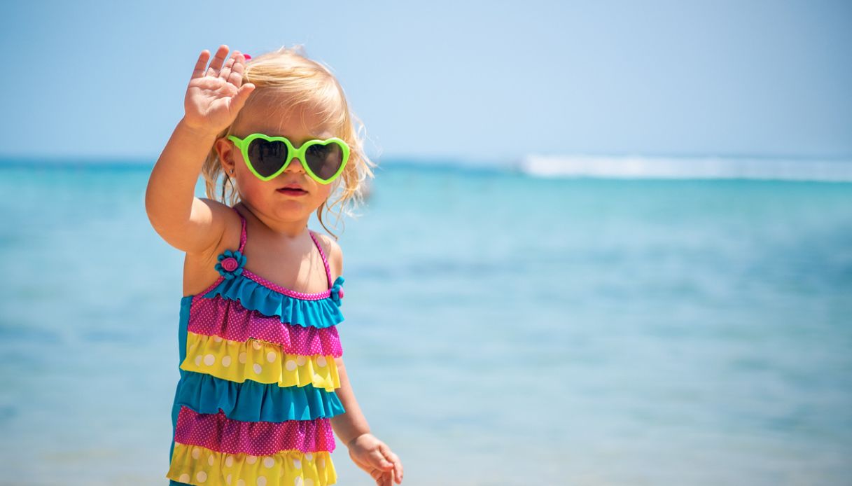 bambini persi in spiaggia