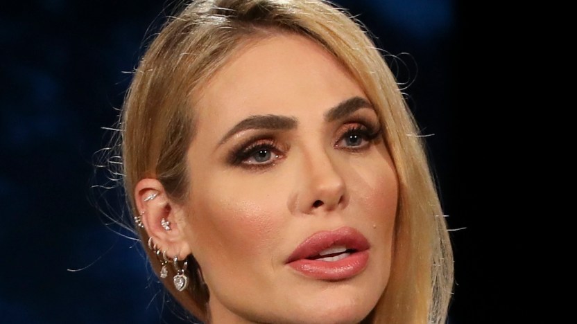 Ilary Blasi, estate in solitaria: Bastian sparisce da Instagram. È già finita?