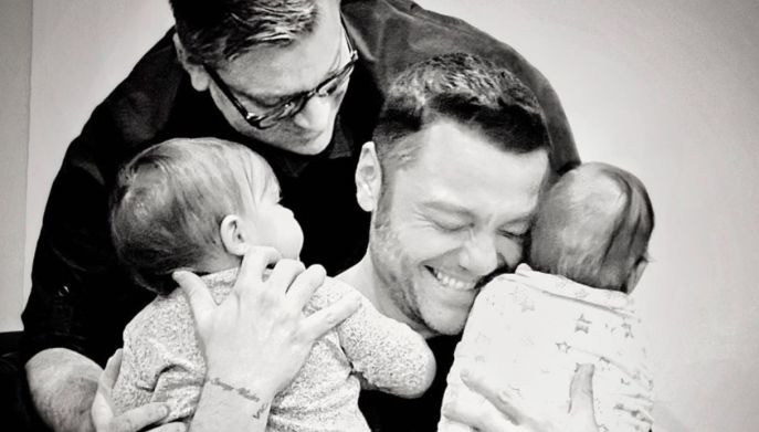 Tiziano Ferro con Victor e i figli