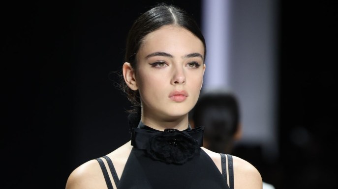 Deva Cassel lascia il segno alla Milano Fashion Week: il look inedito