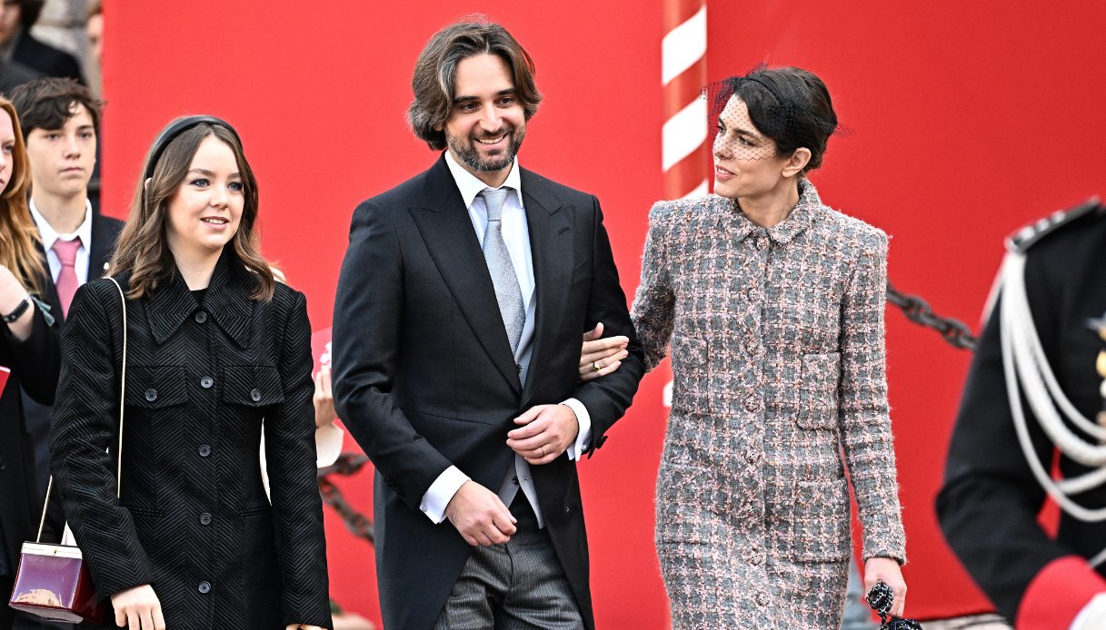 Alexandra di Hannover insieme al cognato Dimitri Rassam e alla sorella Charlotte Casiraghi