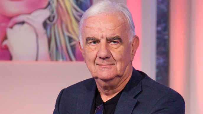 Lite in diretta a “Citofonare Rai 2”: Gene Gnocchi contro Ventura e Perego