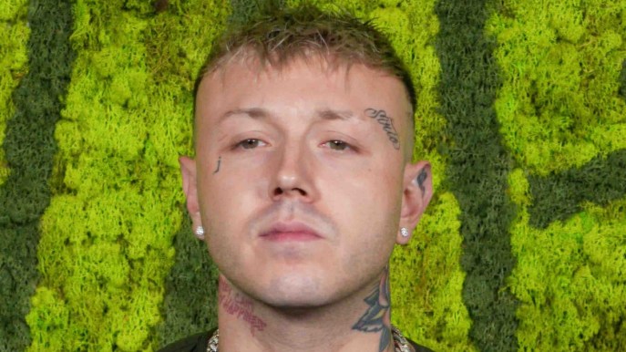 Lazza è “il più odiato di X”: gli strafalcioni social del rapper sanremese