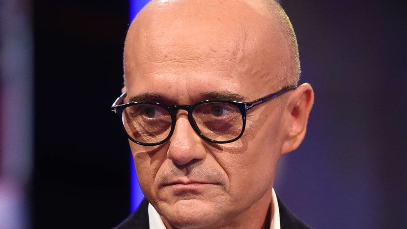 Grande Fratello sospeso: Alfonso Signorini gioca la sua ultima carta