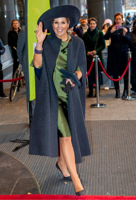 Maxima d'Olanda cappotto grigio