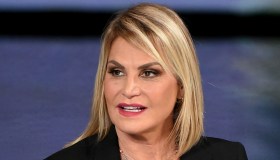Simona Ventura, denunciato il figlio Niccolò Bettarini dall’ex avvocato. Lei non commenta