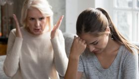 Mia madre dice che sono un’ingrata: mi rinfaccia il tempo che non trascorro con lei
