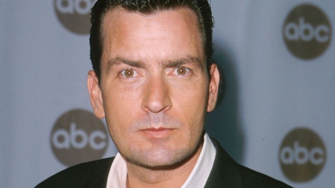 Charlie Sheen aggredito in casa: “Ha cercato di ucciderlo”