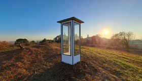 Telefono del vento: inaugurato in Italia il telefono per parlare con chi non c’è più