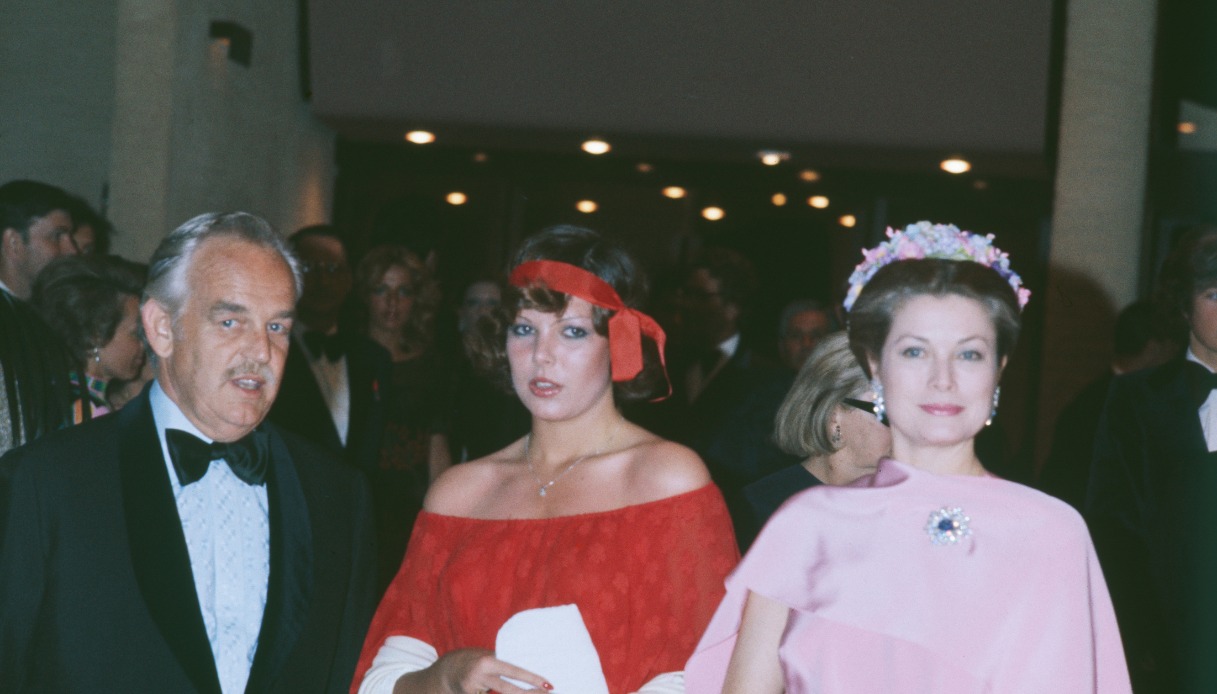La Principessa Carolina insieme al padre Ranieri III e alla madre Grace